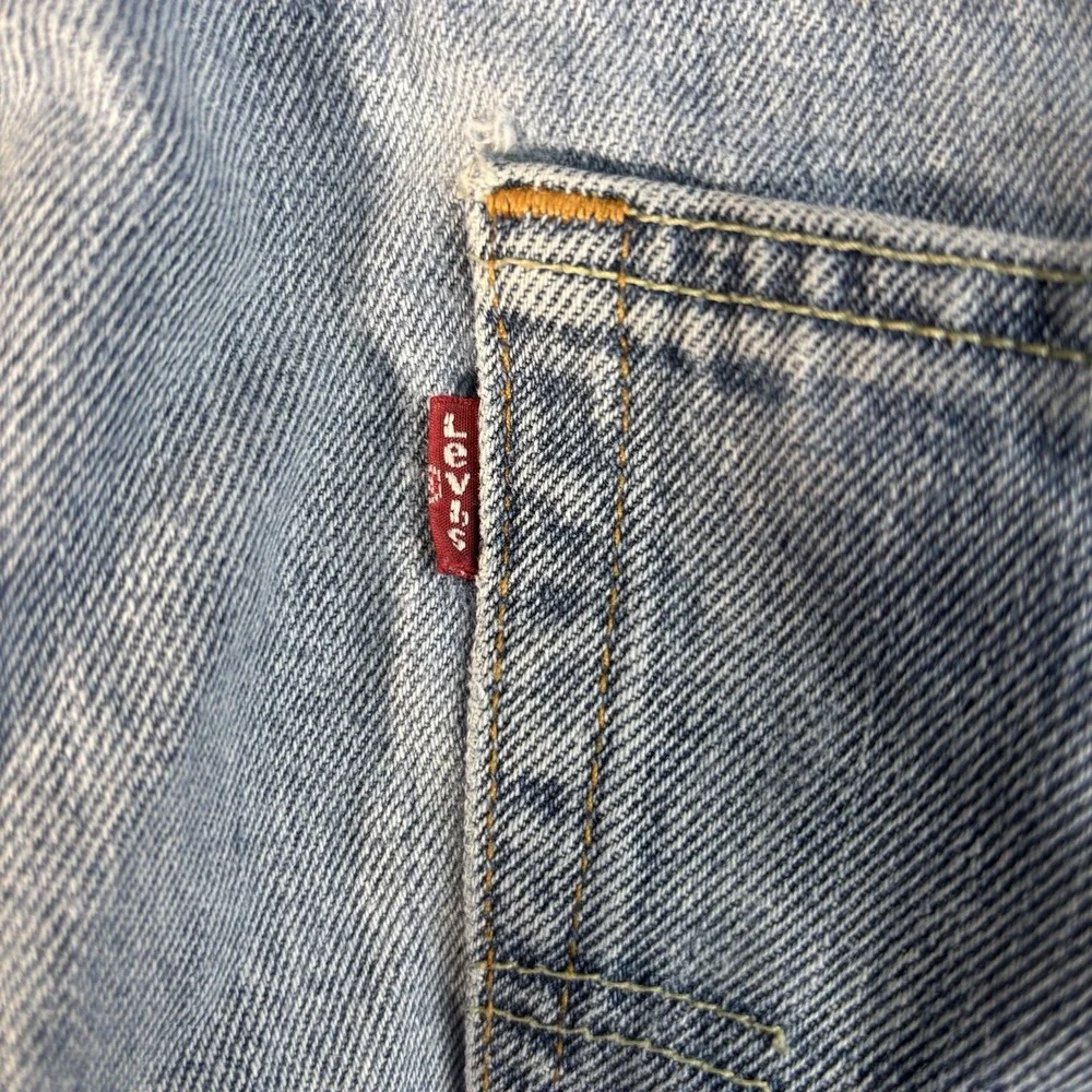 Levi's 505 Jeans Mens‎ 36x32 Straight Leg Light Wash Distressed Faded Blue Denim
